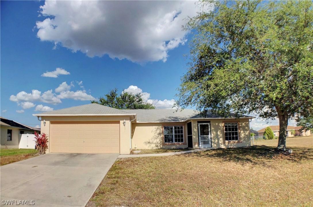 221 NE 23rd Pl., Cape Coral, FL 33909