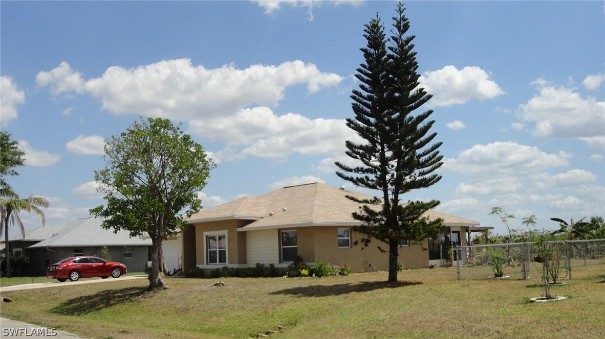 235 Eaglesmere Dr., Lehigh Acres, FL 33936