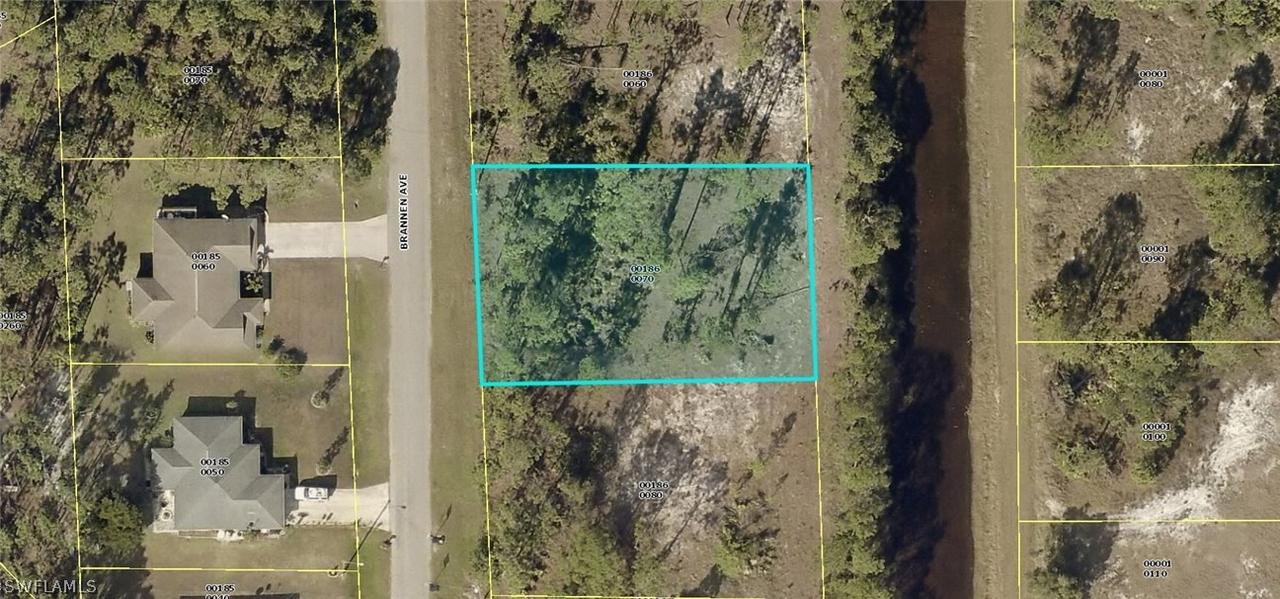 715 Brannen Ave., Lehigh Acres, FL 33974
