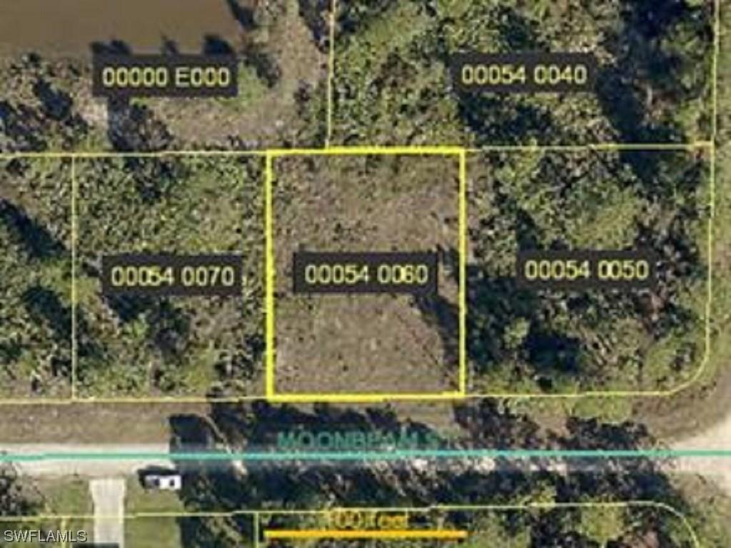 915 Moonbeam St., Lehigh Acres, FL 33974