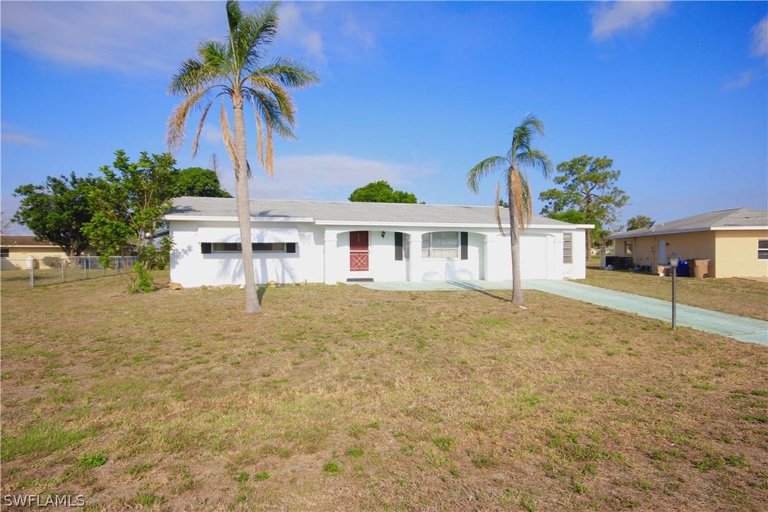 219 Seaton Ave., Lehigh Acres, FL 33936