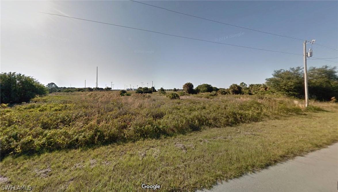 828 Wolverine St., Lehigh Acres, FL 33974