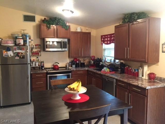 121 NE 5th Pl., Cape Coral, FL 33909