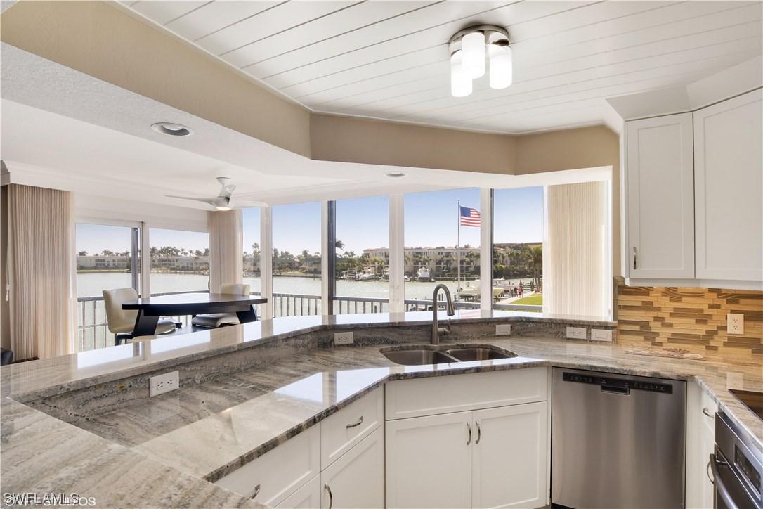 3000 Gulf Shore Blvd. #201, Naples, FL 34103