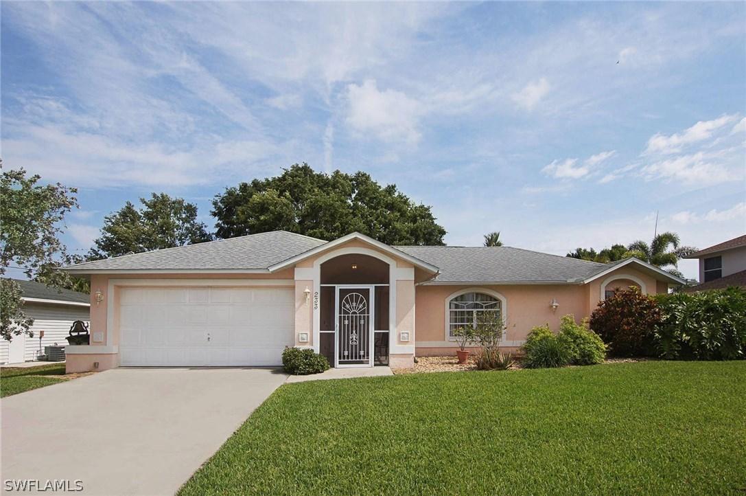 233 SW 38th Ter., Cape Coral, FL 33914