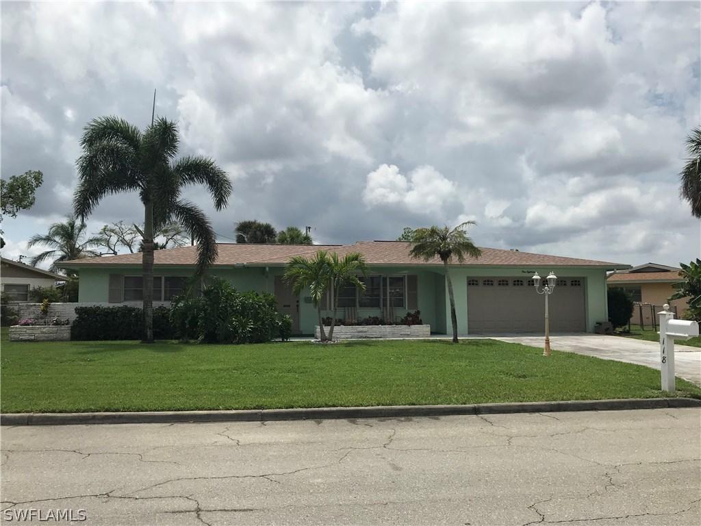 118 E Lake Dr., Lehigh Acres, FL 33936