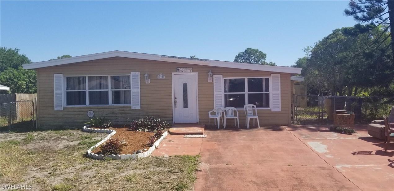 913 Hudson Ave., Lehigh Acres, FL 33936