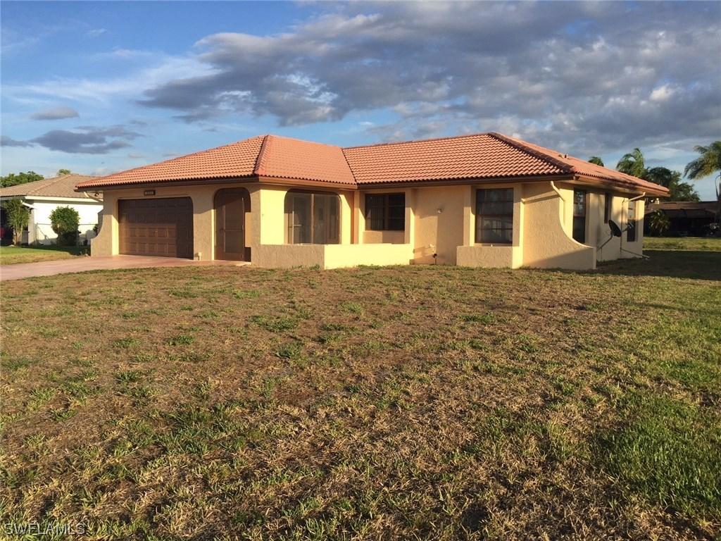 202 Gateside St., Lehigh Acres, FL 33936