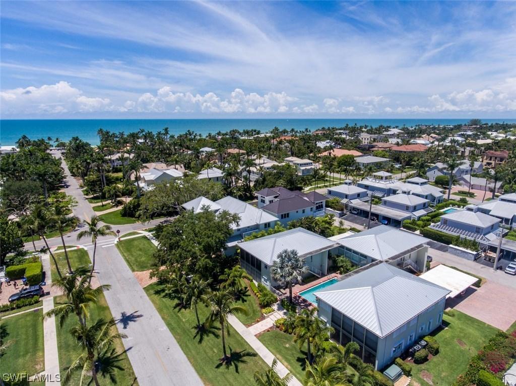 229 7th Ave. #103, Naples, FL 34102