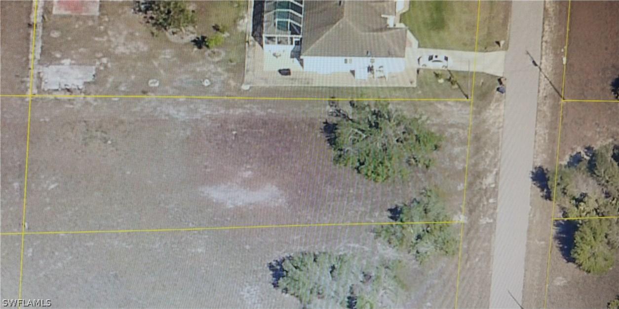 1715 Abbott Ave., Lehigh Acres, FL 33972