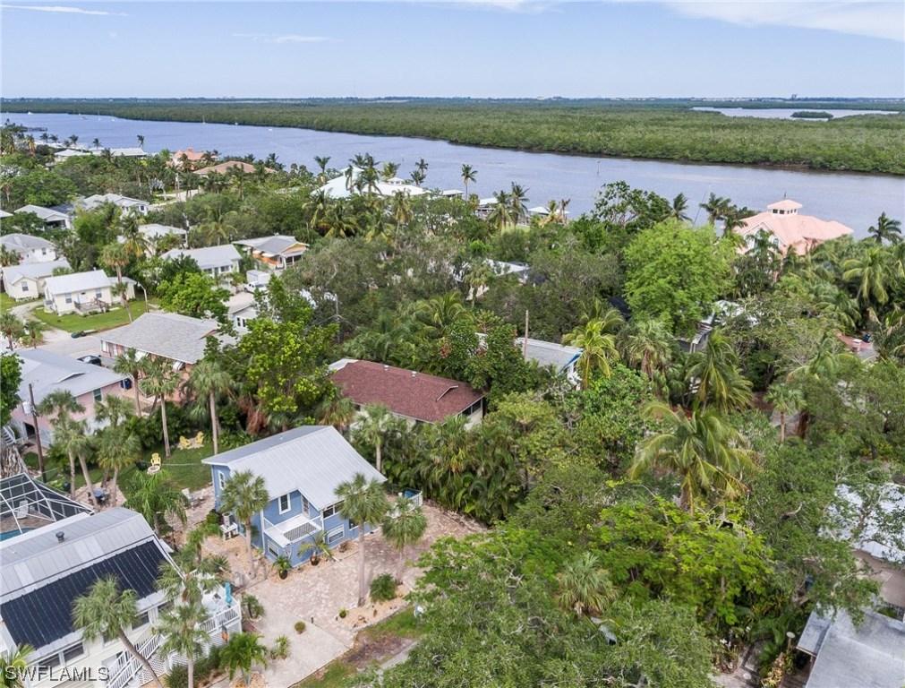 151 Coconut Dr., Fort Myers Beach, FL 33931