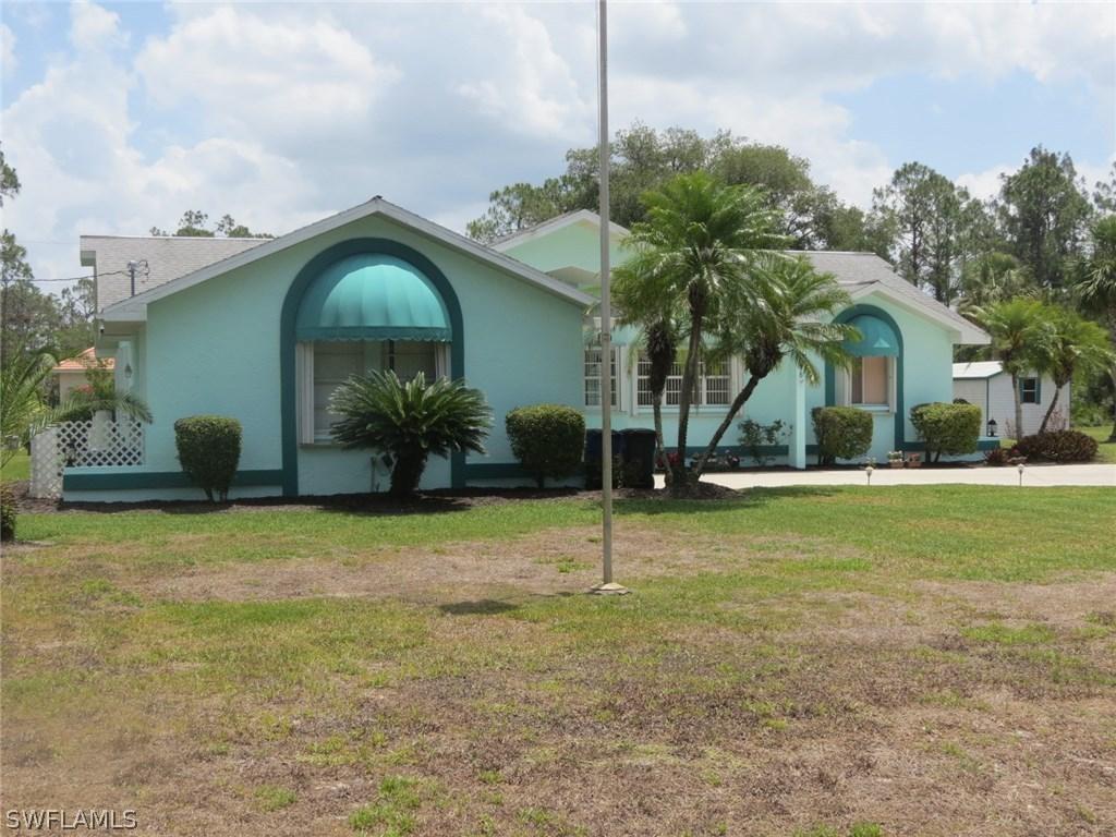 218 Hamilton Ave., Lehigh Acres, FL 33936
