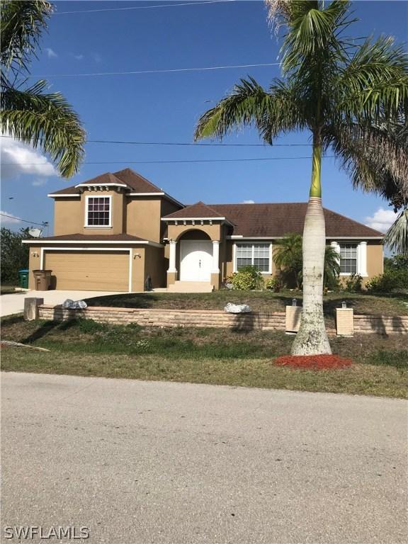 2727 NE 5th Pl., Cape Coral, FL 33909