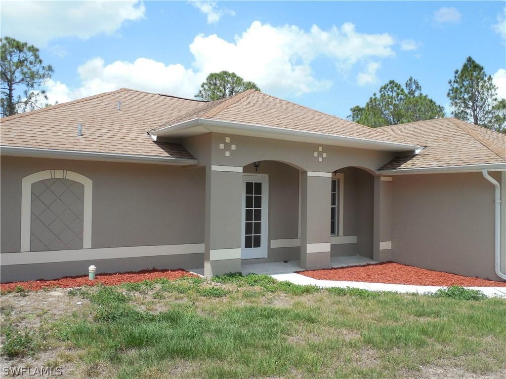 1045 Barnett St., Lehigh Acres, FL 33974