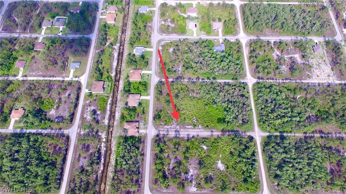 829 Gaylord Ave., Lehigh Acres, FL 33974