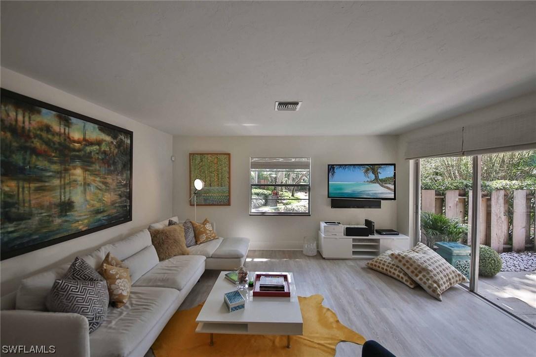 465 Broad Ave. #2B, Naples, FL 34102