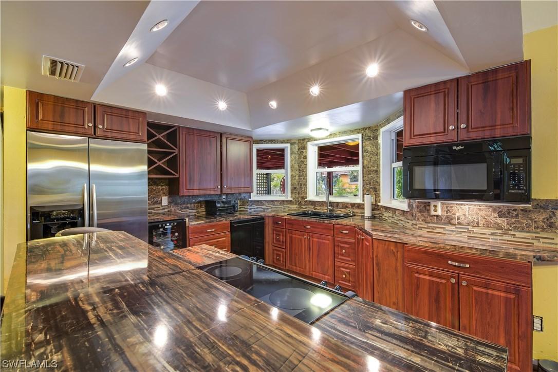 17389 Lee Rd., Fort Myers, FL 33967