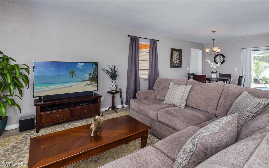 4215 SE 7th Pl., Cape Coral, FL 33904