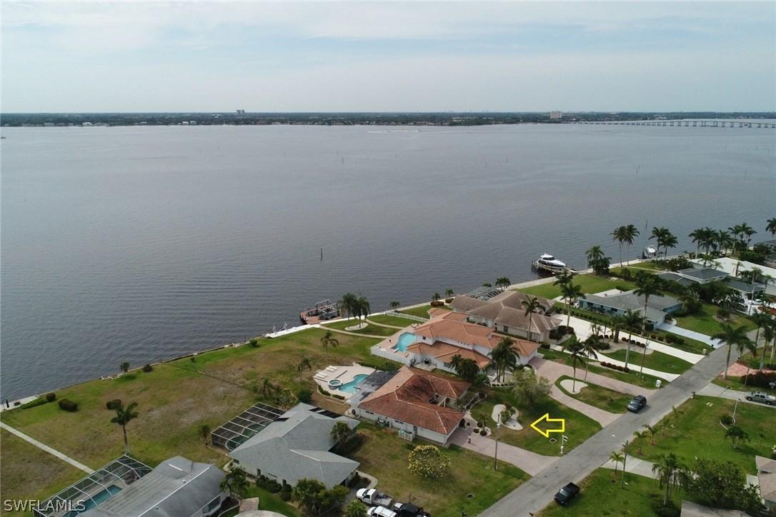 3723 SE 21st Pl., Cape Coral, FL 33904