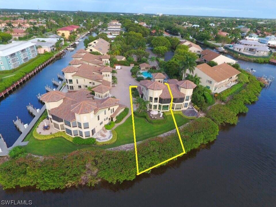 1301 Chesapeake Ave. #1301-B, Naples, FL 34102