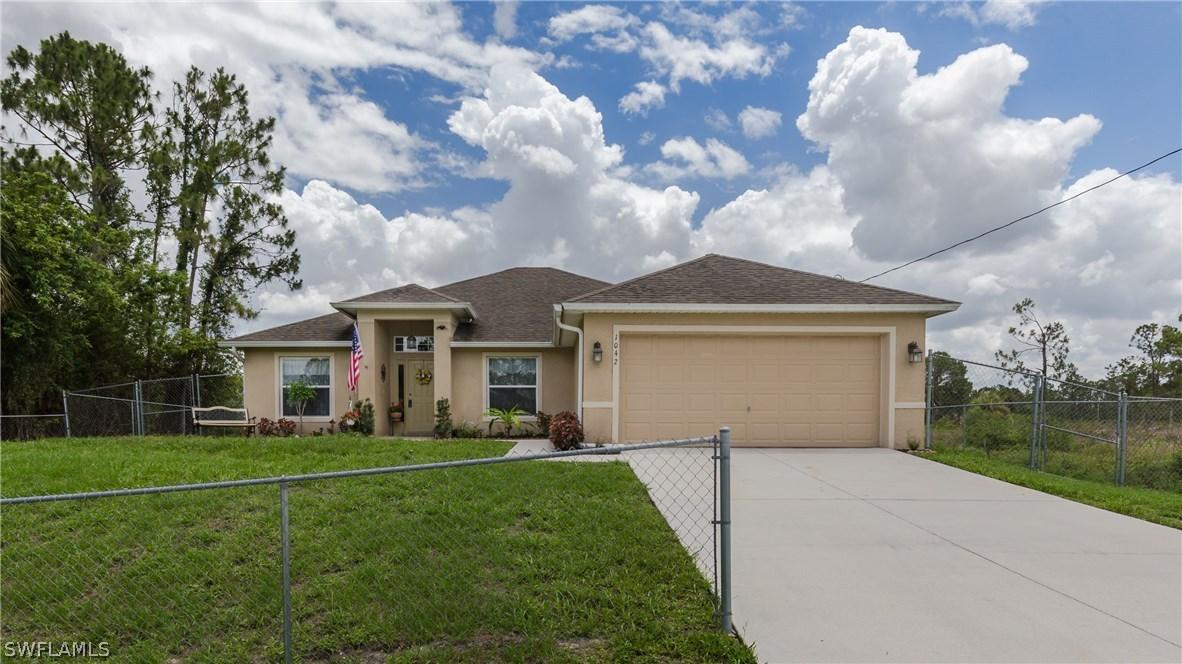 1042 Plymouth St., Lehigh Acres, FL 33974