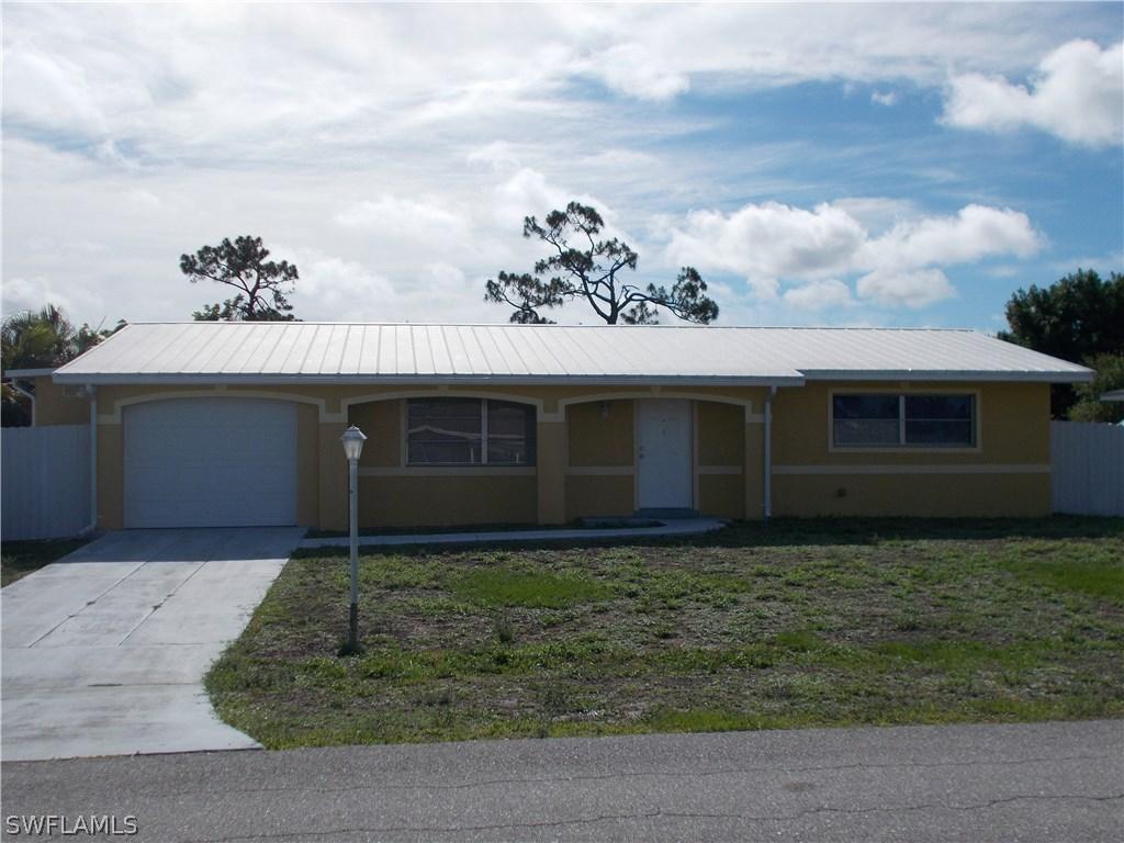 448 Morgan Cir., Lehigh Acres, FL 33936