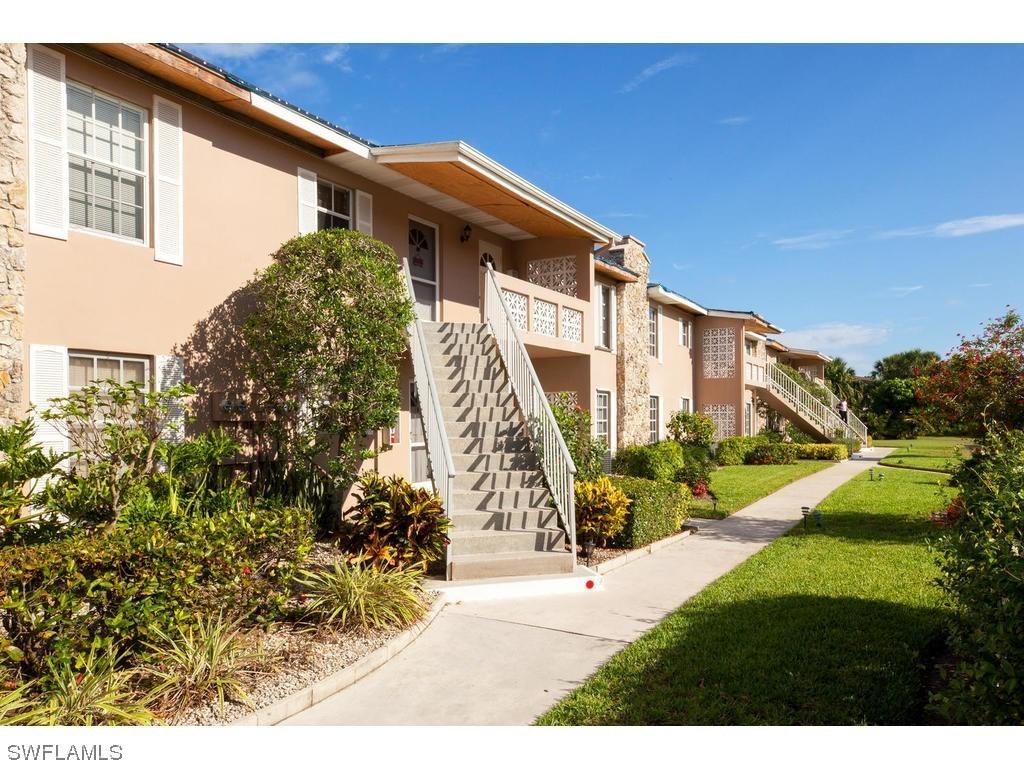 221 Cypress Way #204, Naples, FL 34110