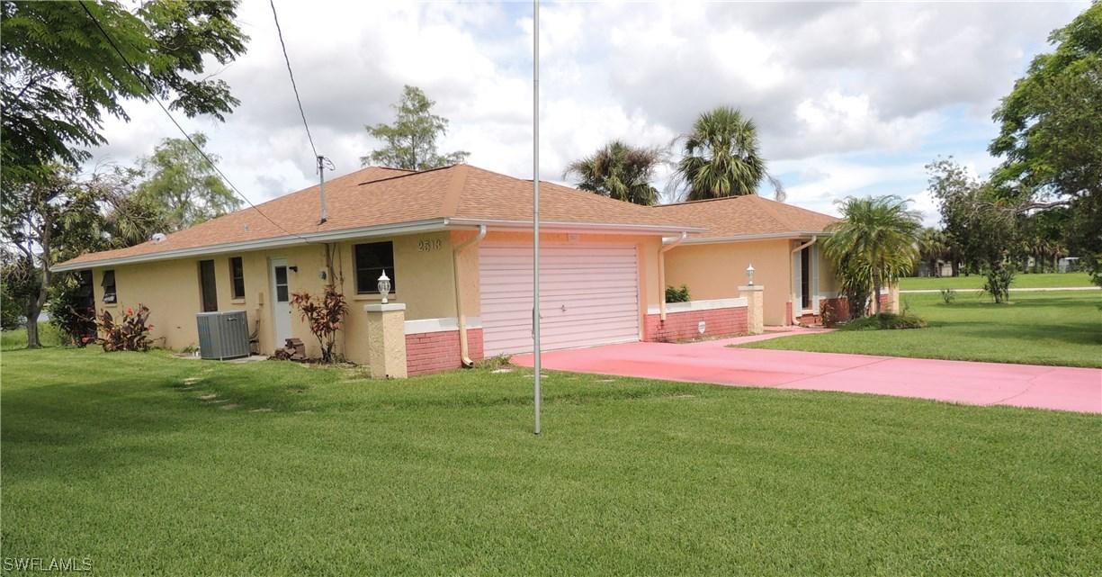 2513 Lakeview Dr., Lehigh Acres, FL 33936