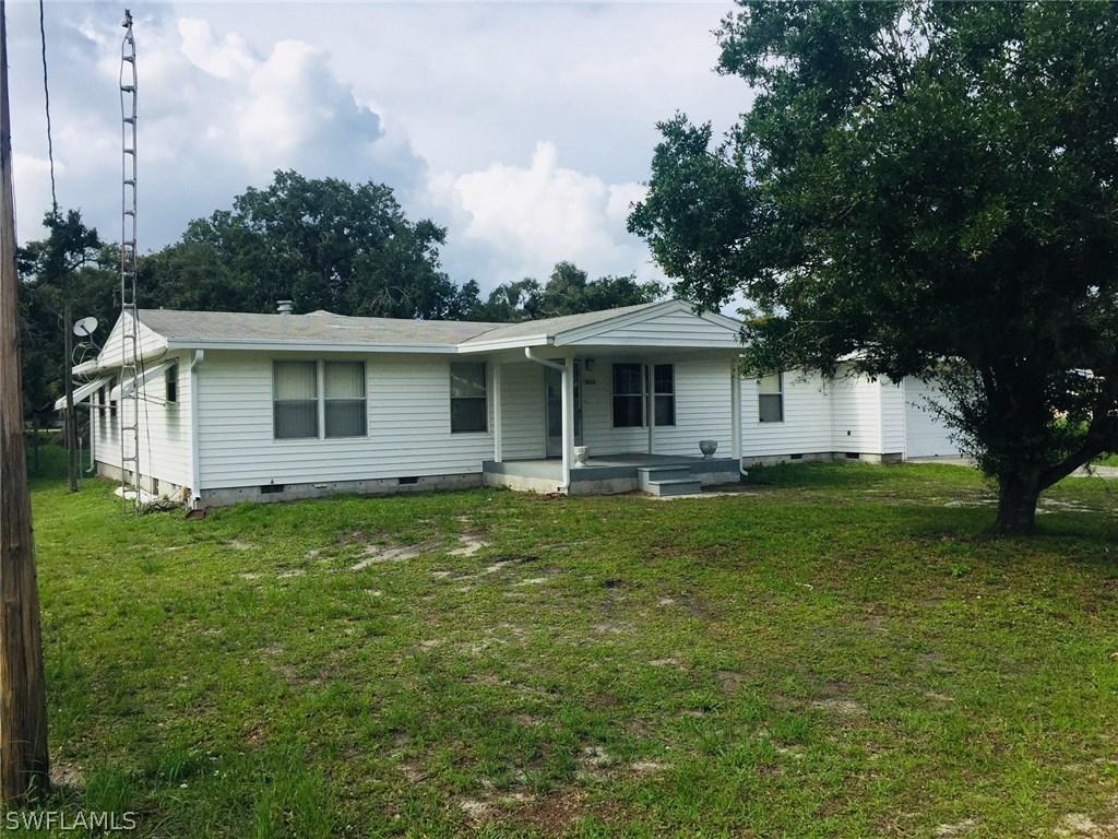 1052 Canopy Ln., Moore Haven, FL 33471