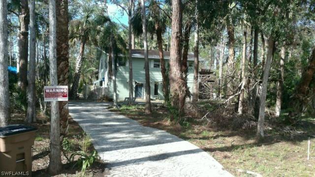 1615 Maple Ave., Lehigh Acres, FL 33972