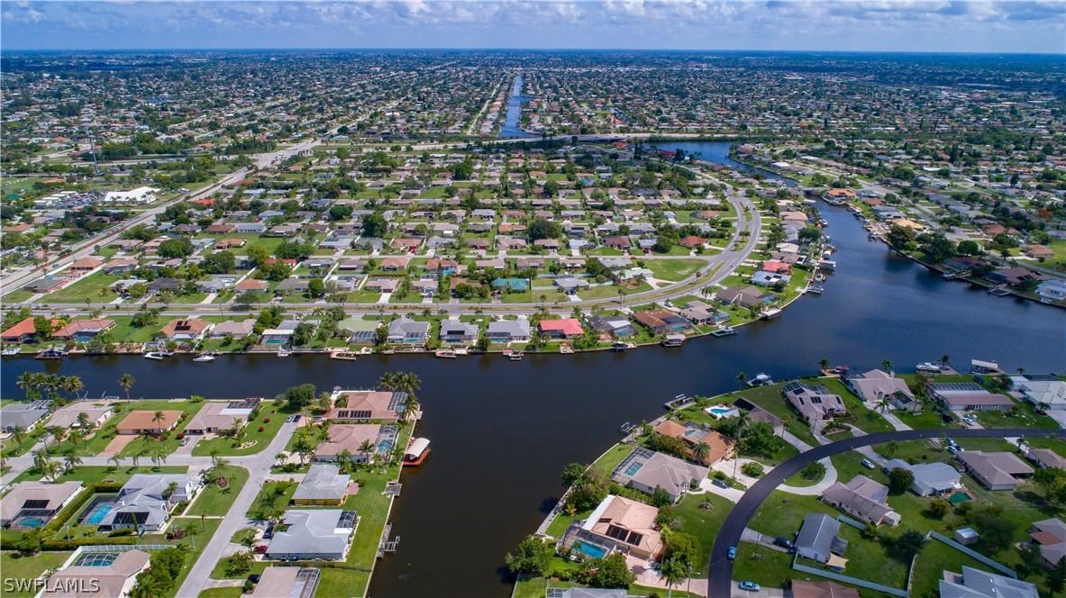 2910 SE 10th Pl., Cape Coral, FL 33904