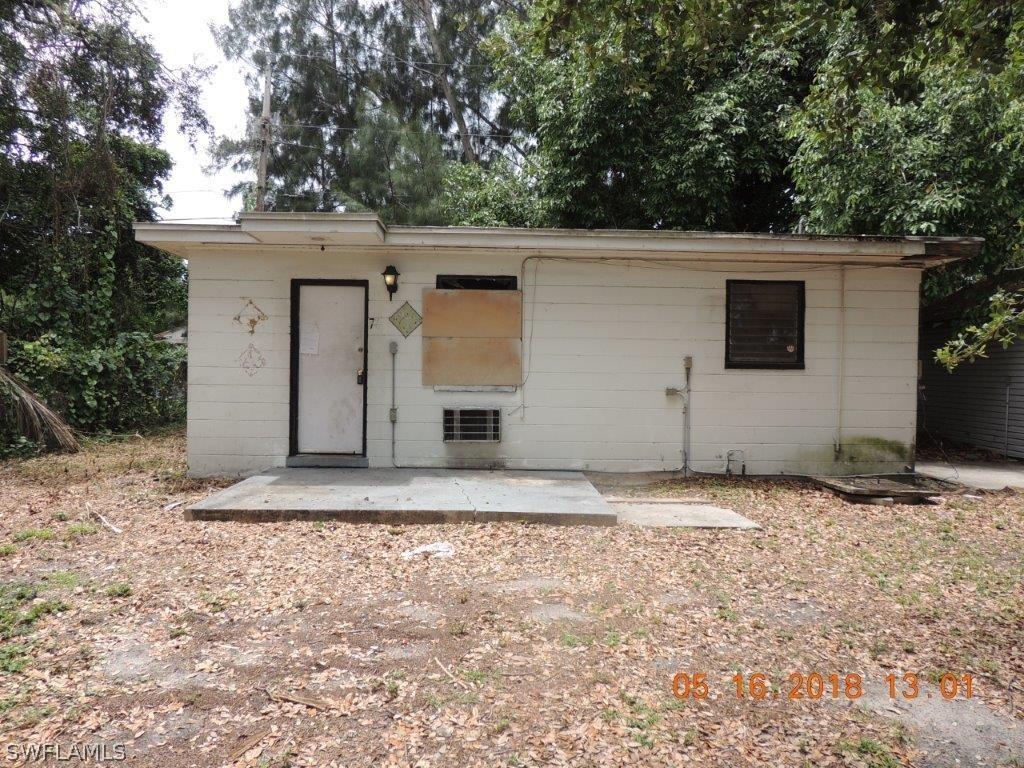 76 Crescent Lake Dr., Fort Myers, FL 33917