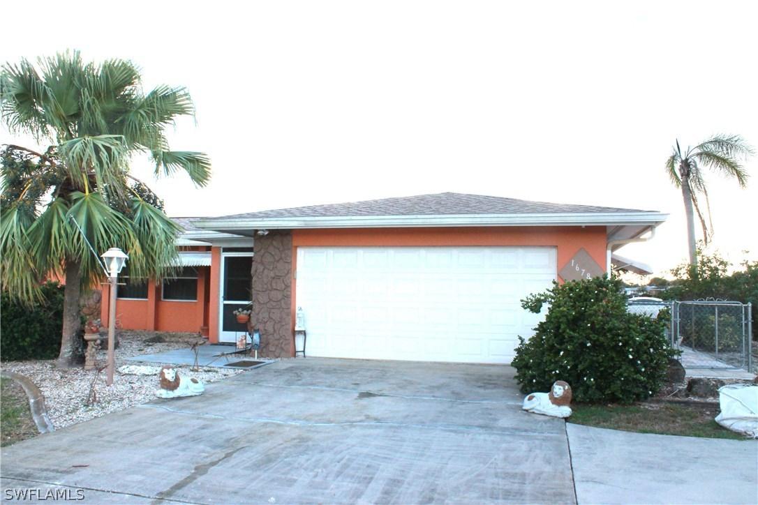 1678 Country Club Pkwy., Lehigh Acres, FL 33936