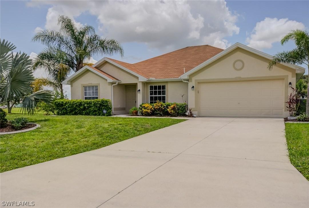 912 NE 11th Ter., Cape Coral, FL 33909
