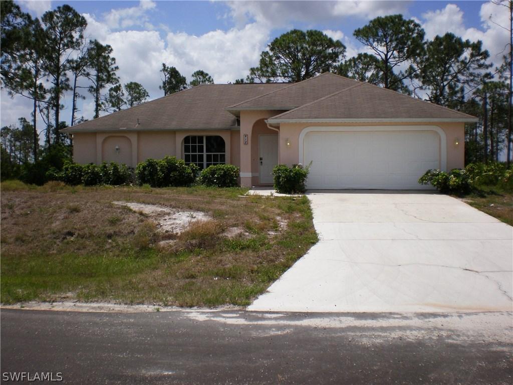 912 Moonbeam St., Lehigh Acres, FL 33974