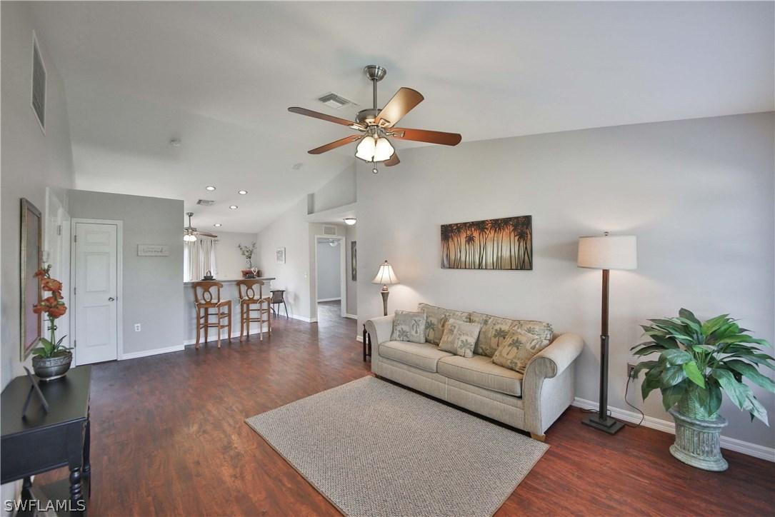 515 Peerless Cir., Lehigh Acres, FL 33974