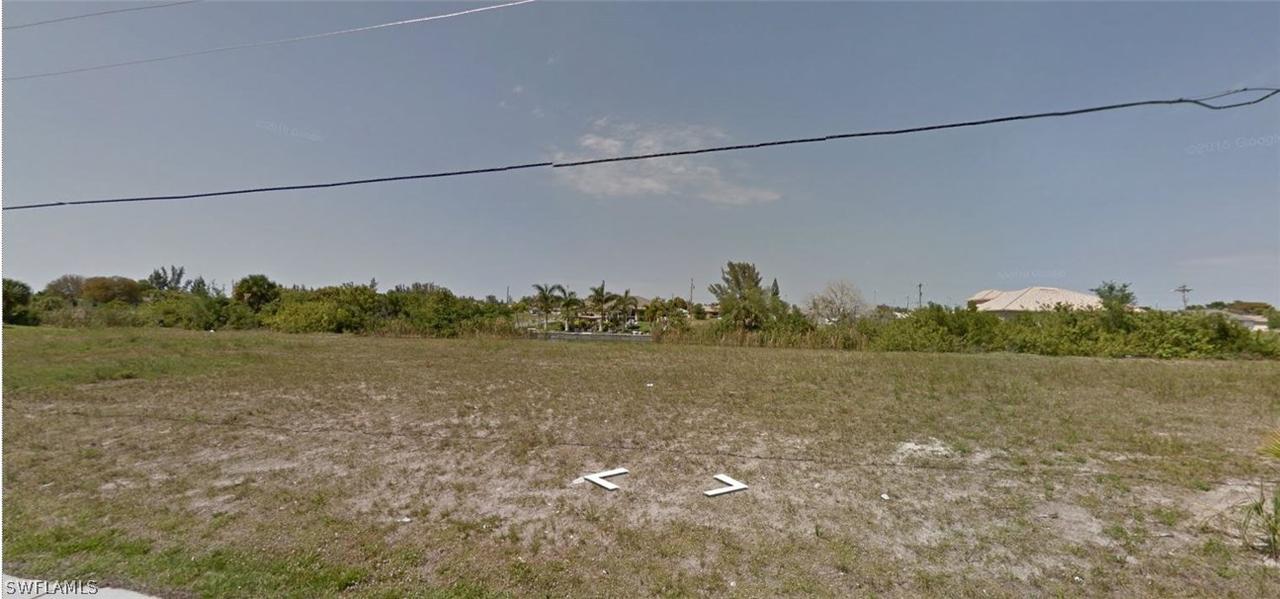 303 Gleason Pkwy., Cape Coral, FL 33914