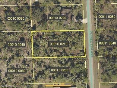 417 Poinsettia Ave., Lehigh Acres, FL 33972