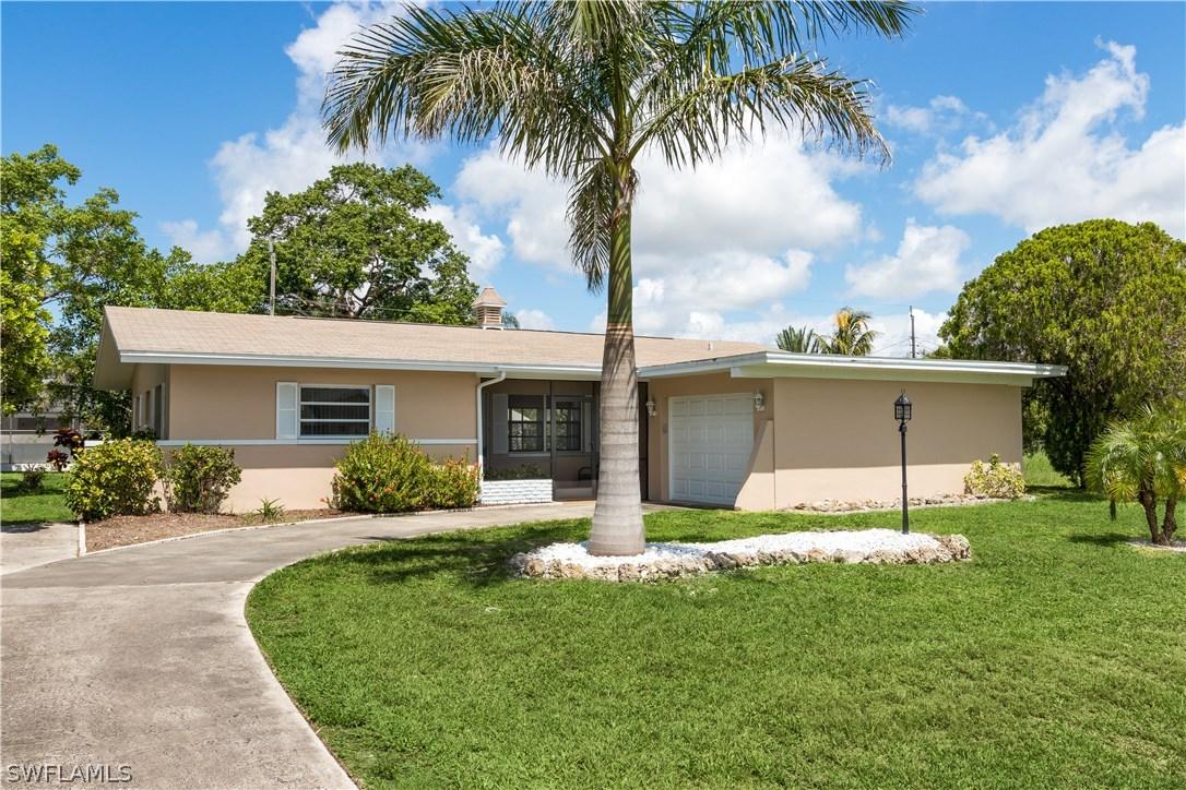 5236 Versailles Ct., Cape Coral, FL 33904