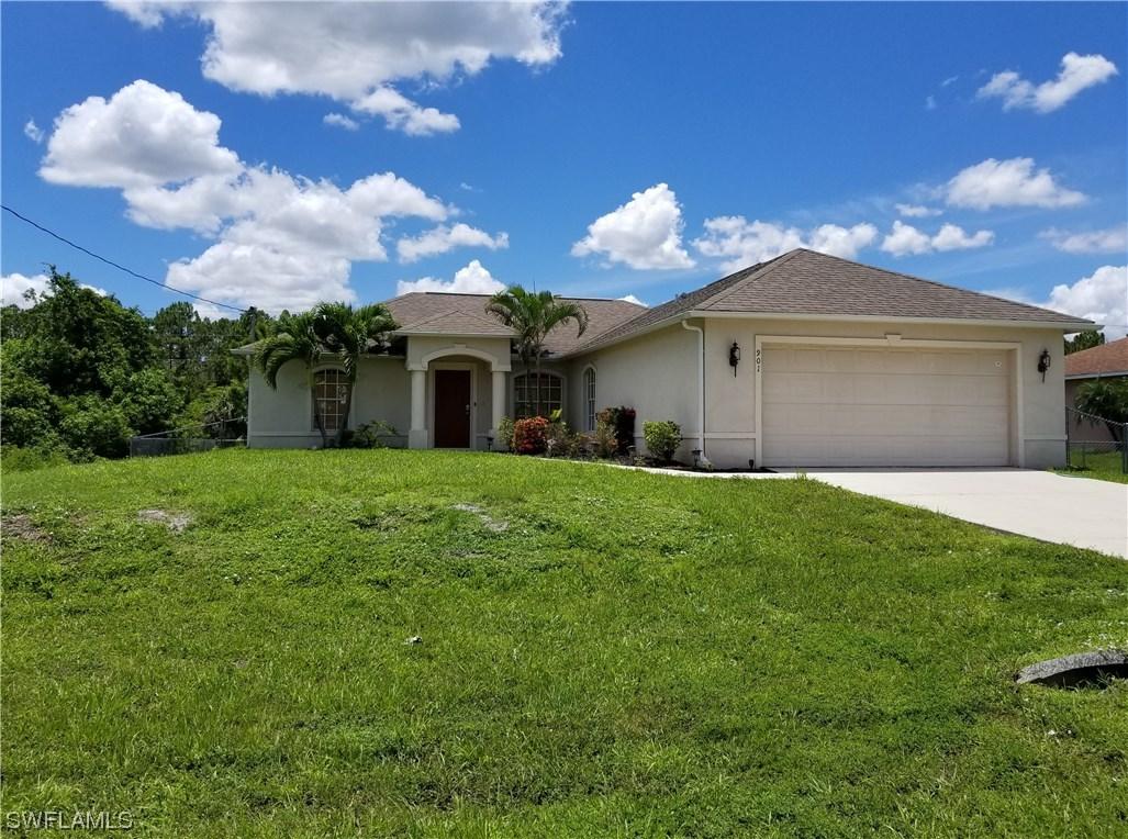 901 Alvin Ave., Lehigh Acres, FL 33971