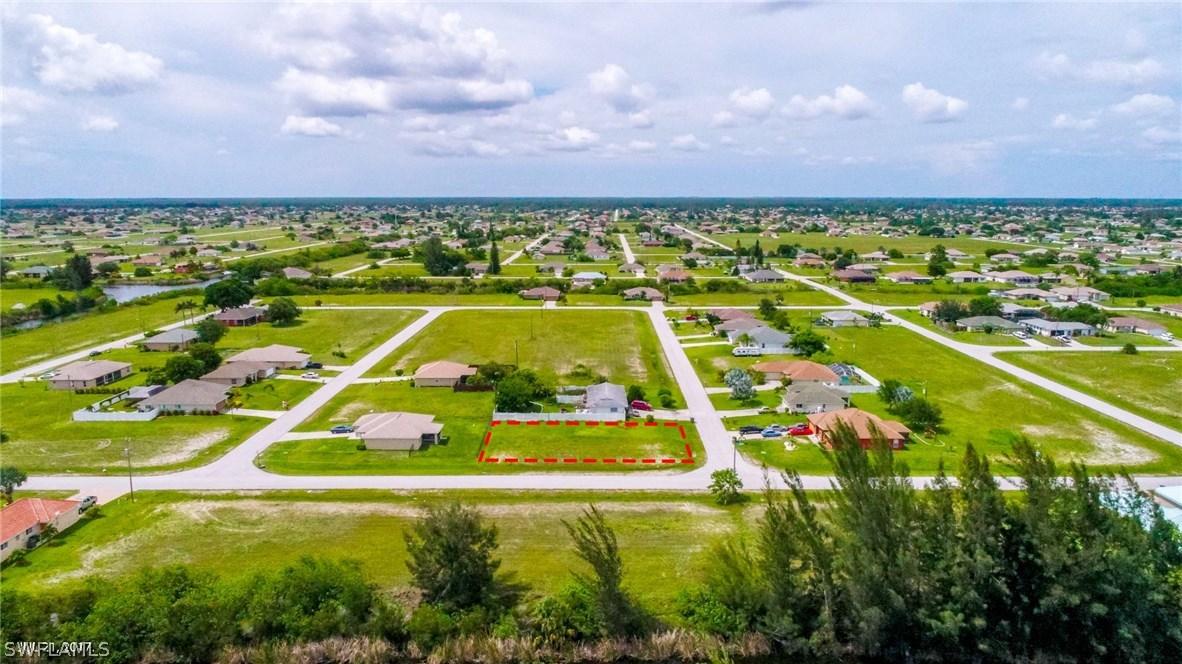 1806 NE 2nd Pl., Cape Coral, FL 33909