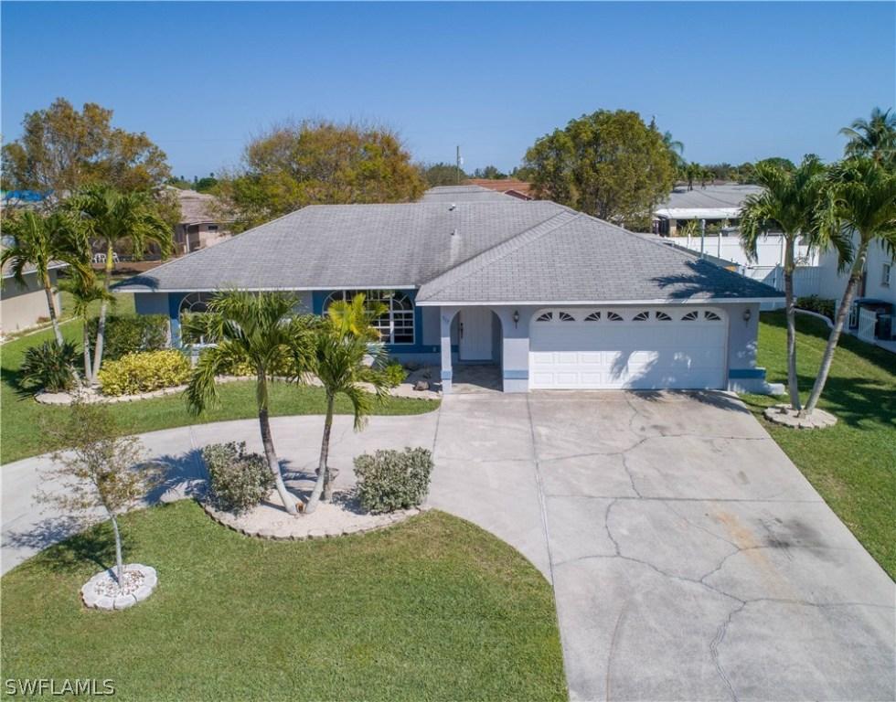 517 SE 8th Pl., Cape Coral, FL 33990