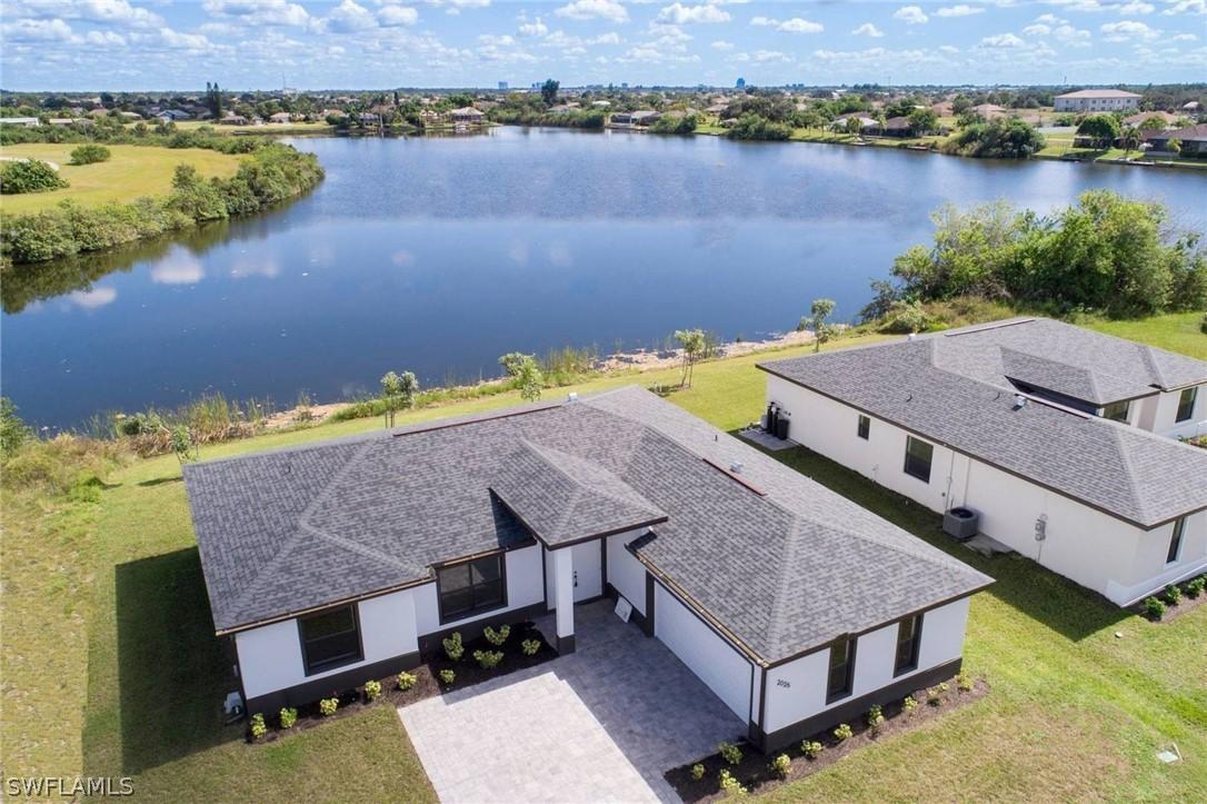2025 NE 10th Pl., Cape Coral, FL 33909