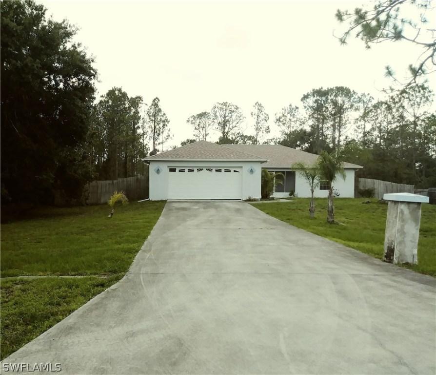 921 Wellington Ave., Lehigh Acres, FL 33972