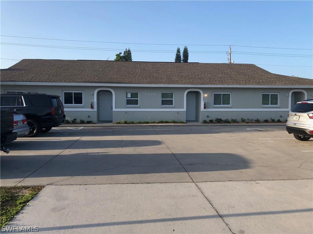 4500 Golden Gate Pkwy., Naples, FL 34116
