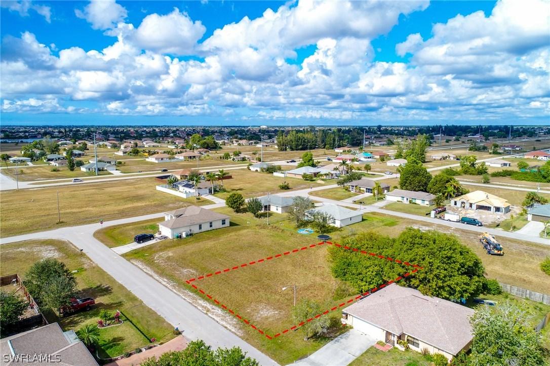 25 NE 11th Ln., Cape Coral, FL 33909