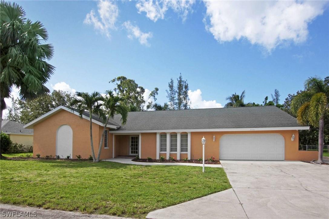 8501 Yorkshire Ln., Fort Myers, FL 33919