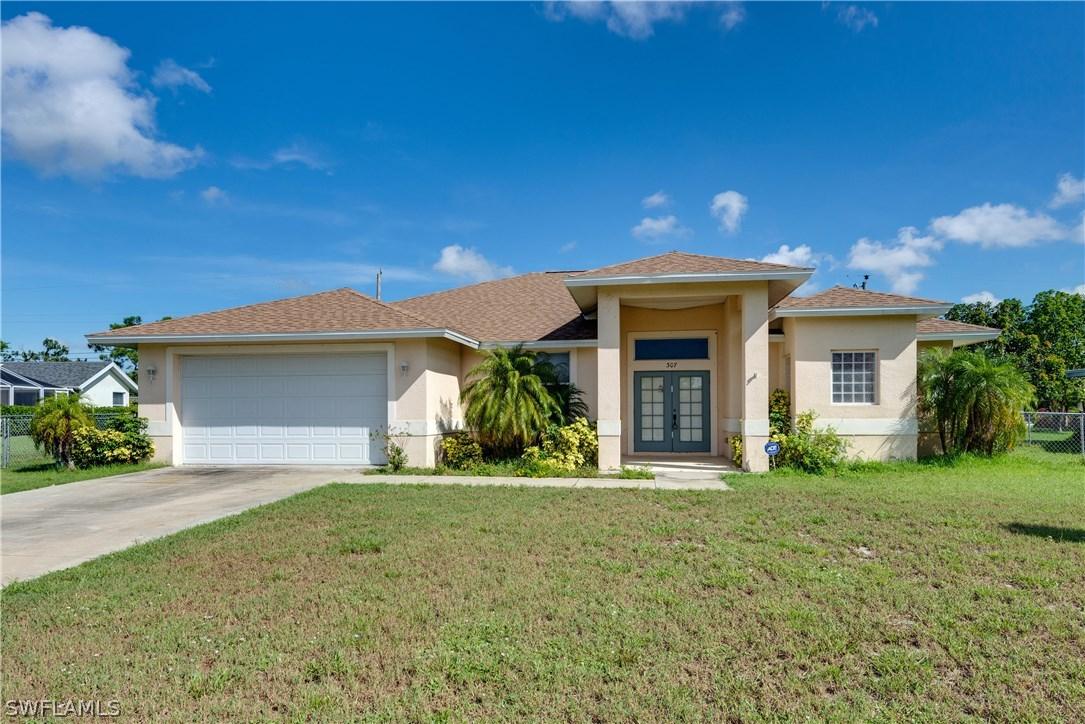 307 Inman St., Lehigh Acres, FL 33936