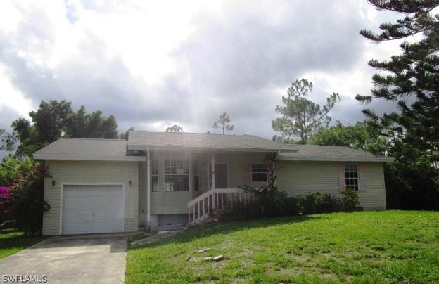 401 Castle Dr., Naples, FL 34119