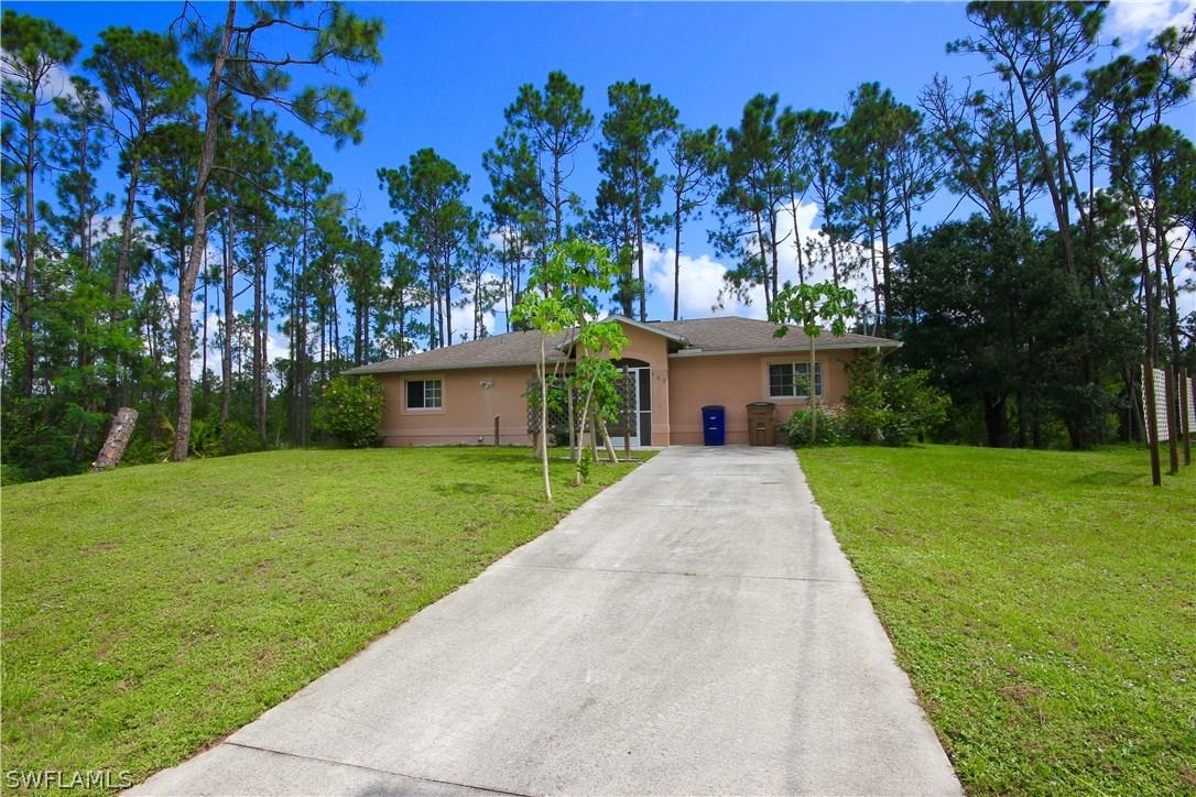 102 Oasis Ct., Lehigh Acres, FL 33974